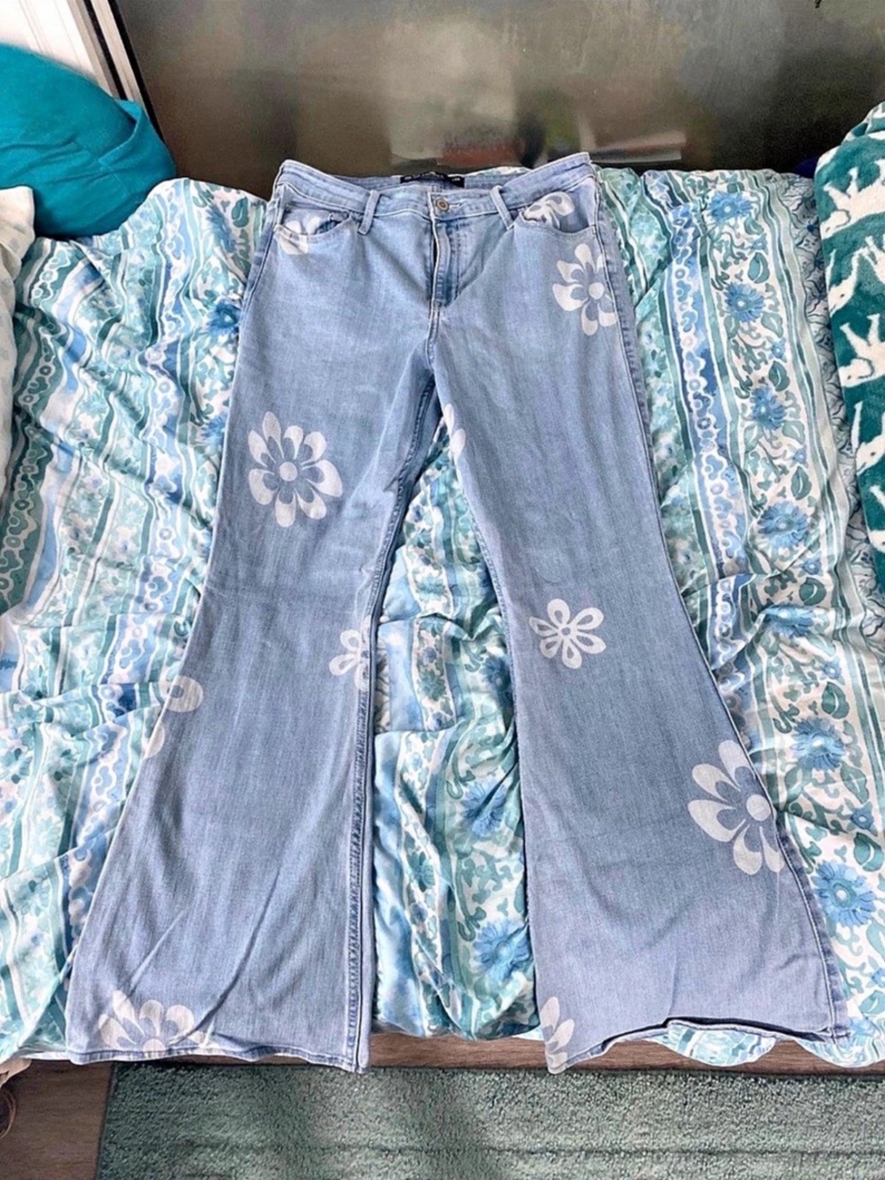 Hollister High-Rise Vintage Flare Floral Flare Jeans in Blue Waist 15R/14R